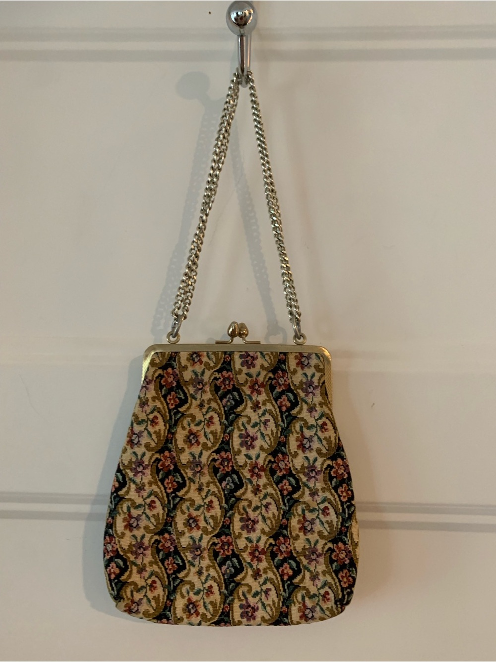 Women's Vintage / Floral Tapestry Evening Bag with Chain Strap - Gold colorFrame